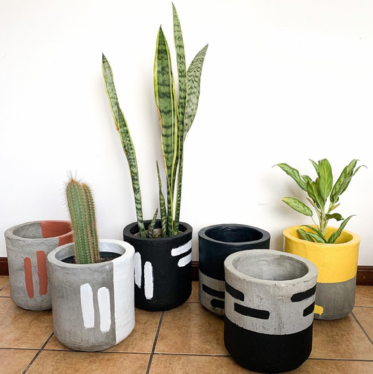 TRIBAL POT